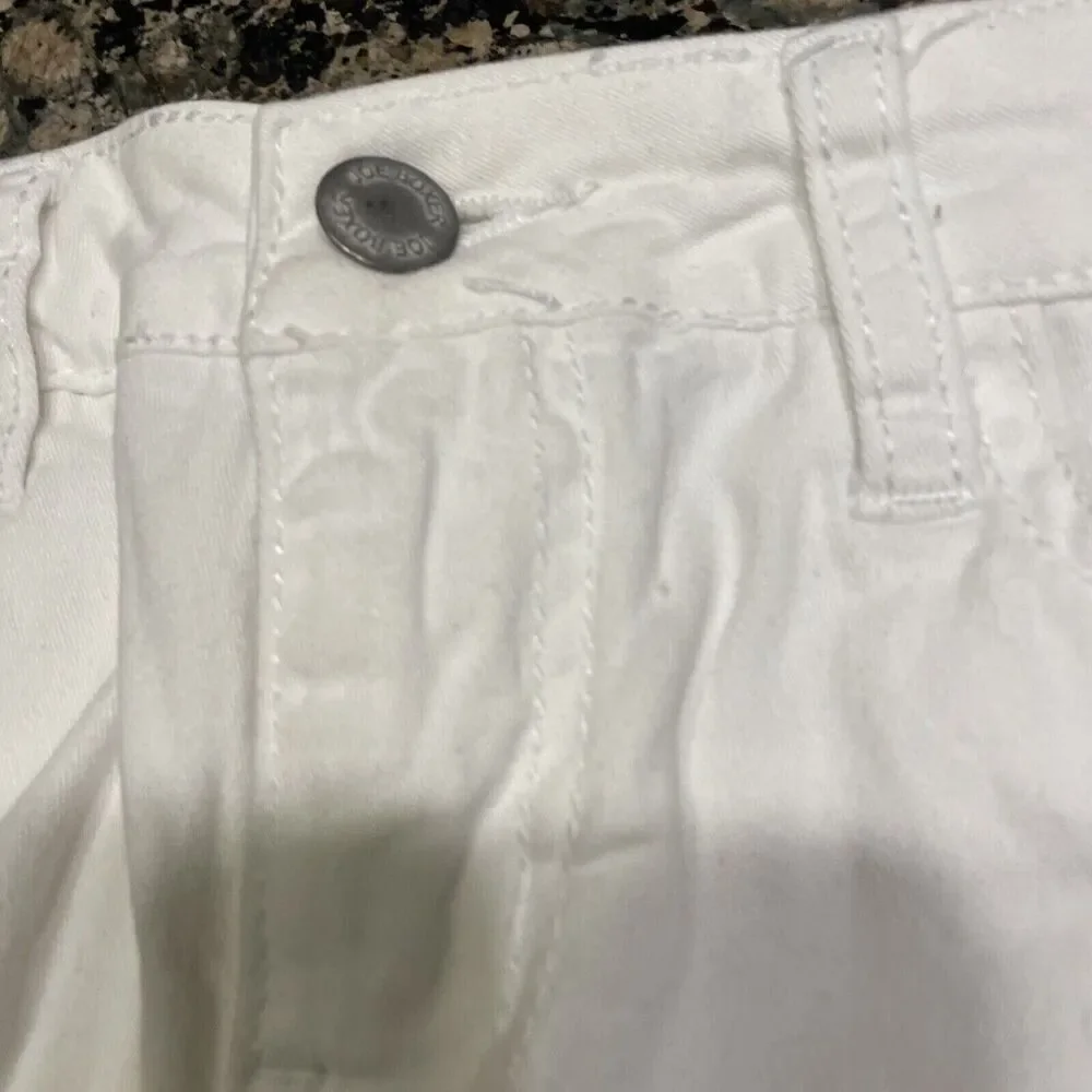 Joe Boxer Junior Women's White Denim Jean Shorts Size 1 with Peace Sign - Picture 3 of 6